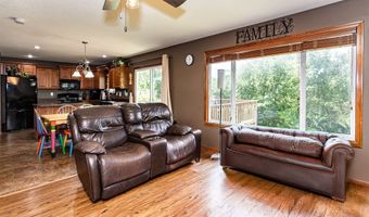 1704 31st Ave SW, Altoona, IA 50009