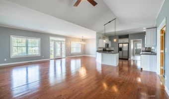 1 Pinewood Way, Athens, OH 45701
