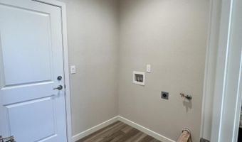 576 Country Hollow Dr, Fernley, NV 89408