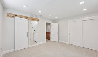 90 Red Hill Rd, Branford, CT 06405