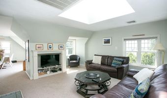 1 Seaview Ave 4, Newport, RI 02840