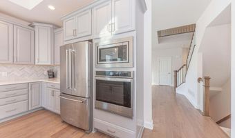 3341 Roseford Blvd, Ann Arbor, MI 48105