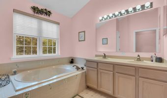 12 Brittany Dr, Bayville, NJ 08721