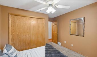 8685 79th St NW, Annandale, MN 55302