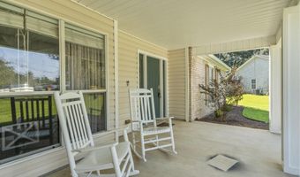 10676 N Oak Crest Dr, Biloxi, MS 39532