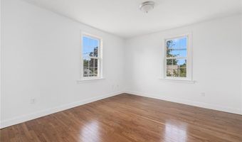 6 LARKSPUR Rd, Warwick, RI 02886