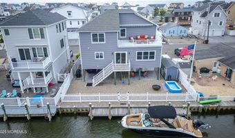 240 Fernwood Dr, Bayville, NJ 08721