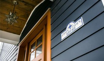 25 Dearborn St 2, Newport, RI 02840