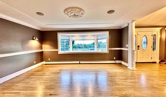 59 Western Concourse, Amity Harbor, NY 11701
