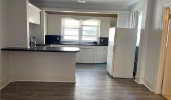 16 Mann Ave 2, Newport, RI 02840
