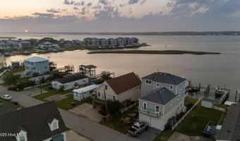 241 Moonlight Dr, Atlantic Beach, NC 28512
