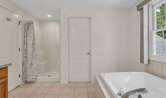 6 Kristen Way, Clinton, CT 06413