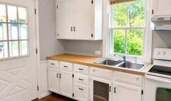 137 Park Ave, Allegan, MI 49010
