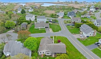 6 Windward Cir, Narragansett, RI 02882