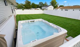 32 Edison St, Bayville, NJ 08721