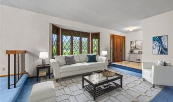 1267 Nursery Hill Ln, Arden Hills, MN 55112