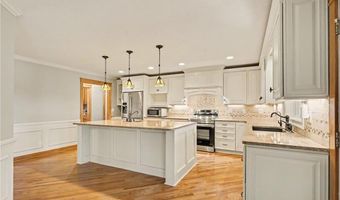 618 E 1714 Rd, Baldwin City, KS 66006