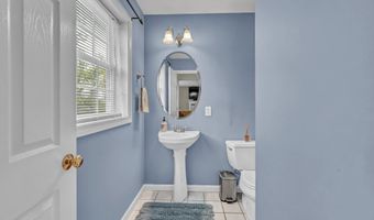 45 Pocono Ln 10, Danbury, CT 06810