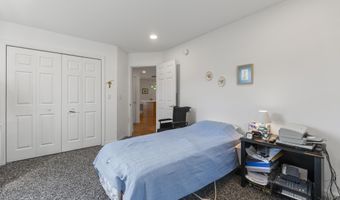146 Parkwood Dr, Augusta, ME 04330