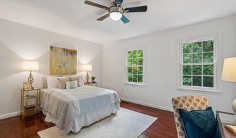 5914 LANGTON Dr, Alexandria, VA 22310