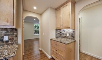 815 Boulder Creek Ln, Ashland, OR 97520