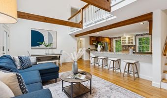 43 Lakeside Dr, Falmouth, ME 04105