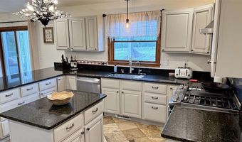 1049 Vine Ave, Riverside, IA 52327