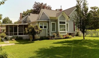 303 S Hickory St, Aberdeen, MS 39730