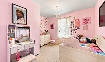 6 SHADOW Ln, Bear, DE 19701