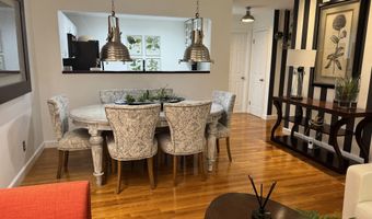 8 Scuppo Rd APT 13, Danbury, CT 06811
