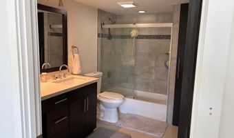 3625 N Country Club Dr 206, Aventura, FL 33180