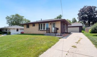 2719 E Tiffin Ave, Des Moines, IA 50317