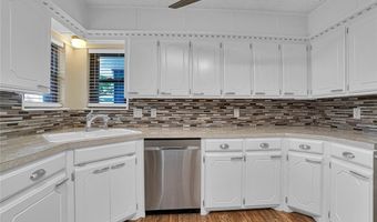 404 Comanche Trl, Altus, OK 73521