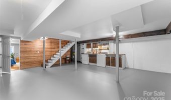 5 Deanwood Cir, Asheville, NC 28803