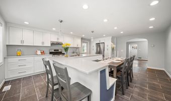 21 Oakwood Mnr, Cromwell, CT 06416