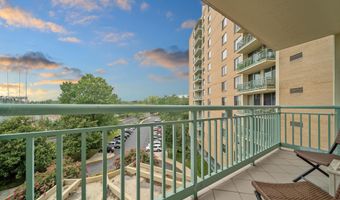 501 SLATERS Ln 402, Alexandria, VA 22314