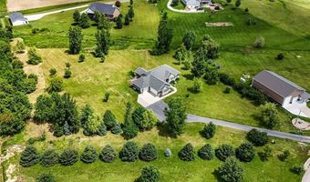 3352 Southridge Dr, Amana, IA 52203