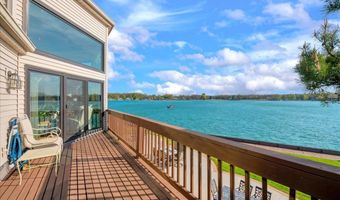 523 Lathrop Ave, Algonac, MI 48001