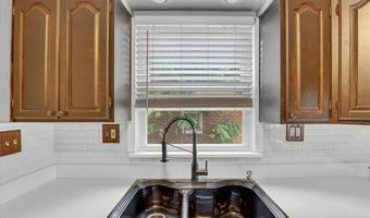 15861 Anne Ave, Allen Park, MI 48101