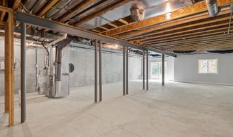 3048 N Spurway Dr, Ann Arbor, MI 48105