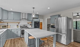 532 Lewis Farm Rd, Coventry, RI 02827