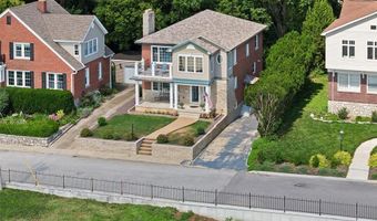 711 Riverview Dr, Alton, IL 62002