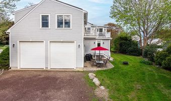 28 Palm Beach Ave, Narragansett, RI 02882
