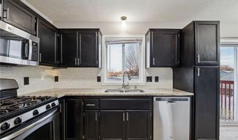 3824 Tower Pond Dr, Anoka, MN 55303