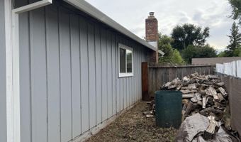 1437 Hemlock Ave, Anderson, CA 96007