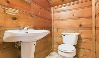 139 E 36th St, Anderson, IN 46013
