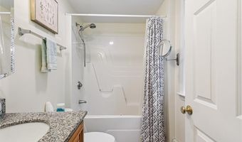 673 Metacom Ave 50, Bristol, RI 02809