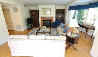 15 Hammersmith Rd 33, Newport, RI 02840