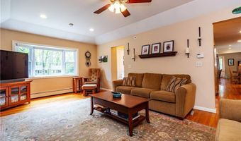 65 Walnut Dr, East Greenwich, RI 02818