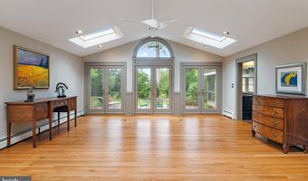 214 WARDOUR Dr, Annapolis, MD 21401